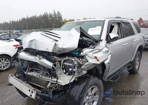 2016 Toyota 4Runner Trail z USA, uszkodzony, nr VIN JTEBU5JR3G5325211